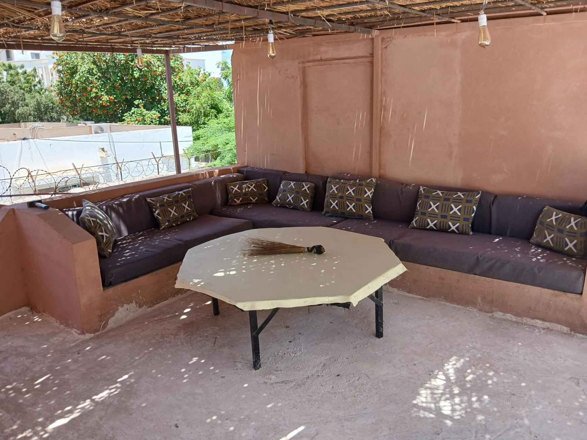 "Par 4 Chemins" - Atypical Stopover Nouakchott Exterior foto