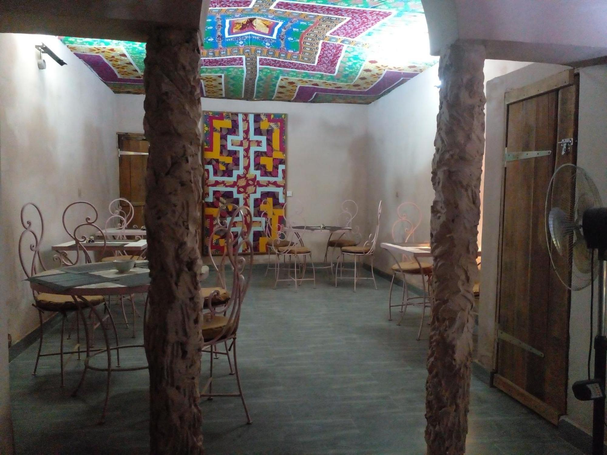"Par 4 Chemins" - Atypical Stopover Nouakchott Exterior foto